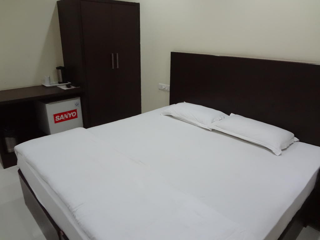 Hotel Siam International Delhi Kültér fotó