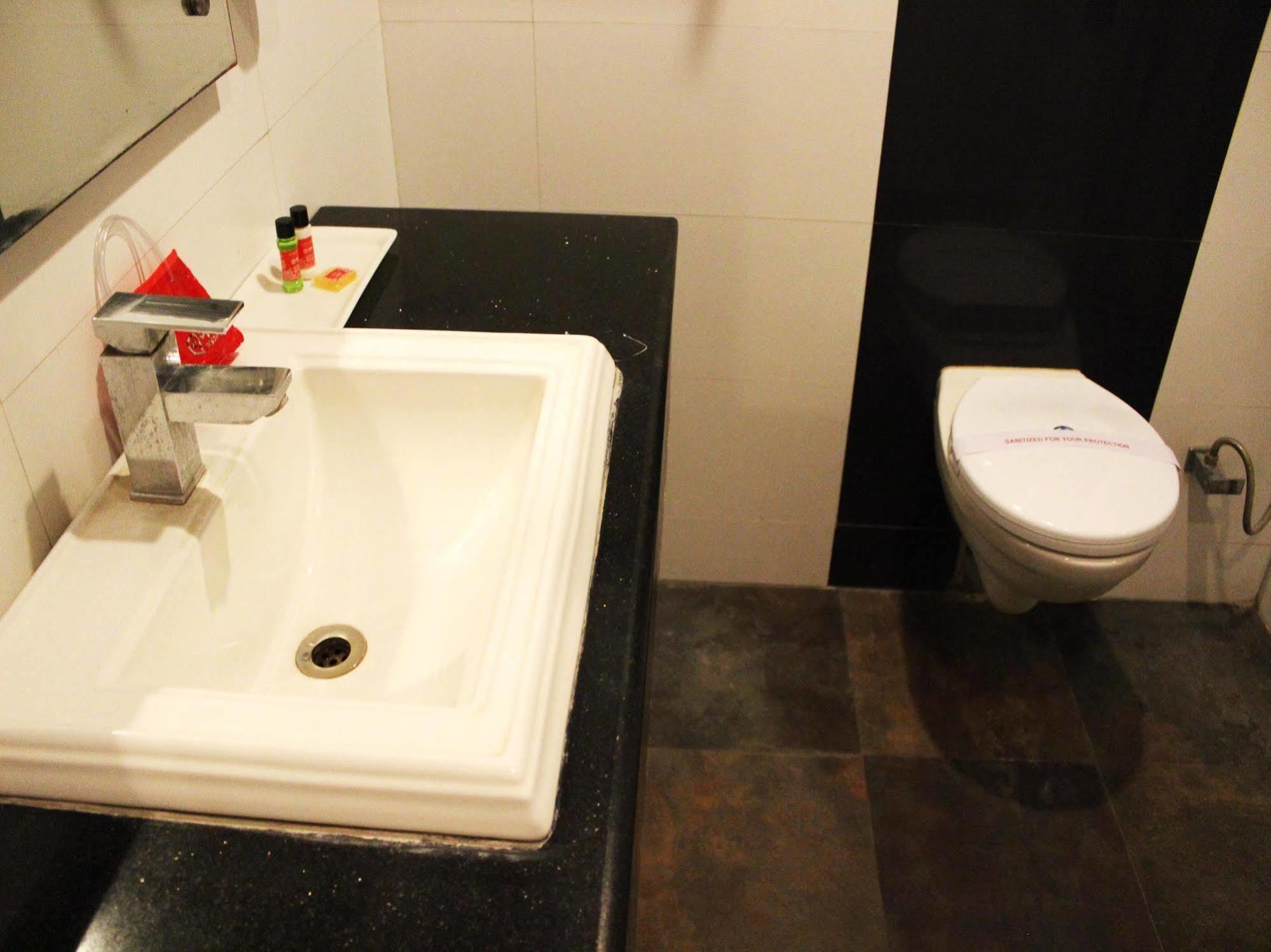 Hotel Siam International Delhi Kültér fotó