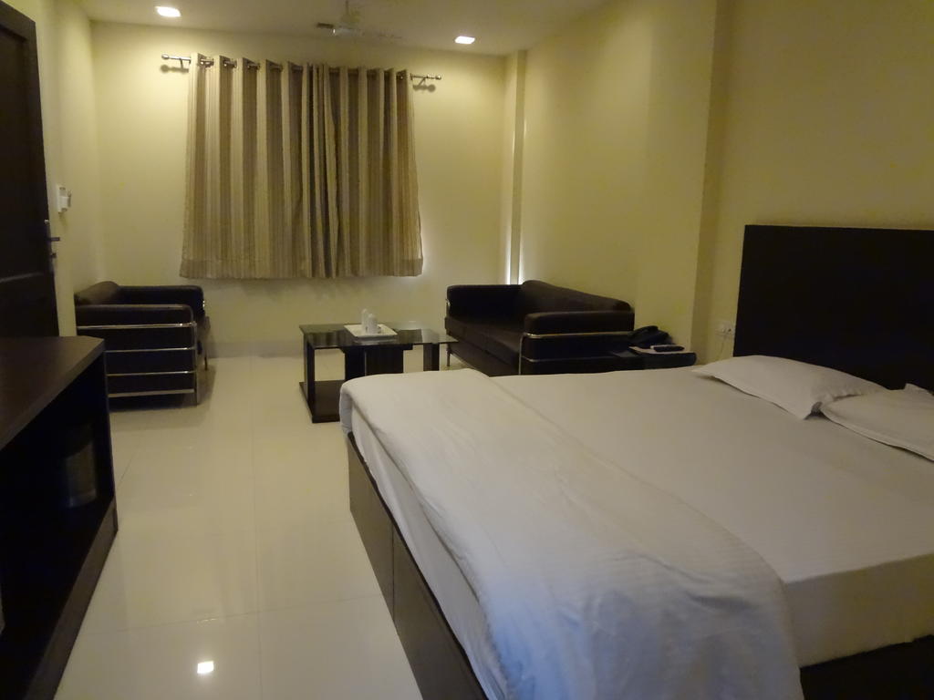 Hotel Siam International Delhi Szoba fotó